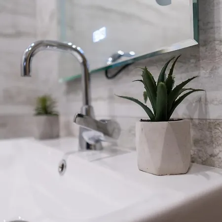 Chic 1br With Balcony In 公寓 普罗夫迪夫