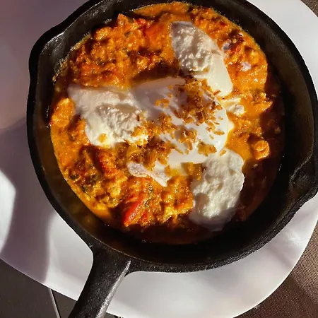 Chic 1br With Balcony In *