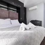 Chic 1br With Balcony In * 플로브디프