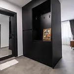 Chic 1br With Balcony In 아파트 플로브디프