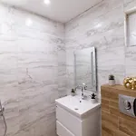 Apartman Chic 1br With Balcony In *