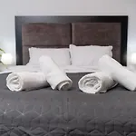 Chic 1br With Balcony In *
