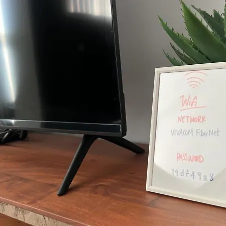 شقة Chic 1br With Balcony In *