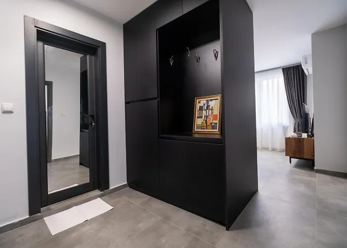 Chic 1br With Balcony In Daire Filibe