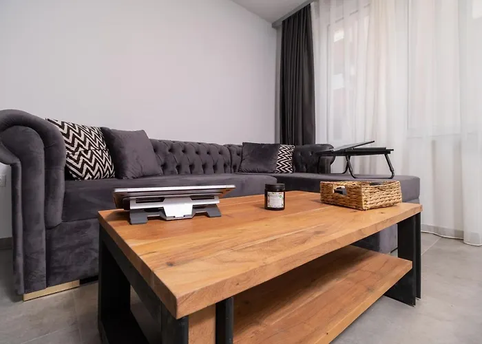 Chic 1br With Balcony In Daire Filibe