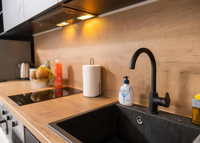 Chic 1br With Balcony In *