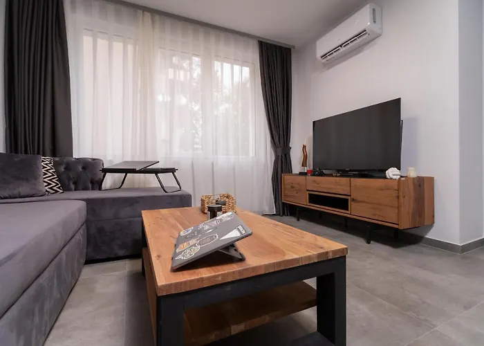 Chic 1br With Balcony In Daire Filibe