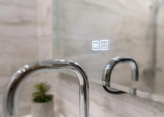 Chic 1br With Balcony In *