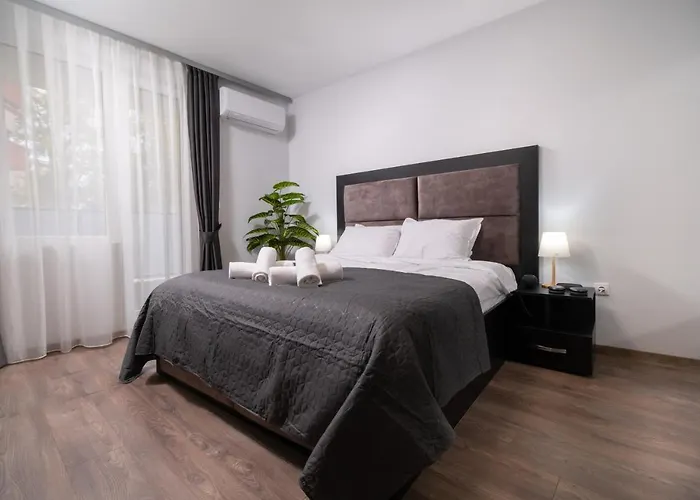 Chic 1br With Balcony In Appartement