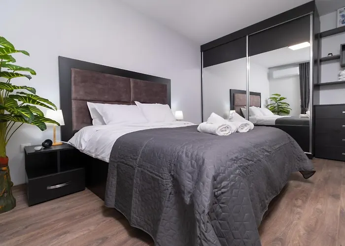 Chic 1br With Balcony In Daire Filibe