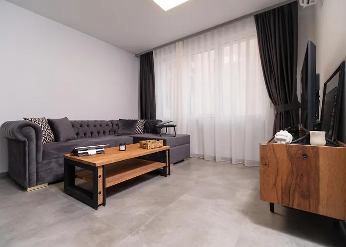 Chic 1br With Balcony In Daire