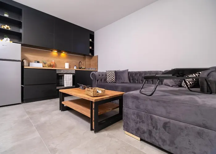 Chic 1br With Balcony In Appartement