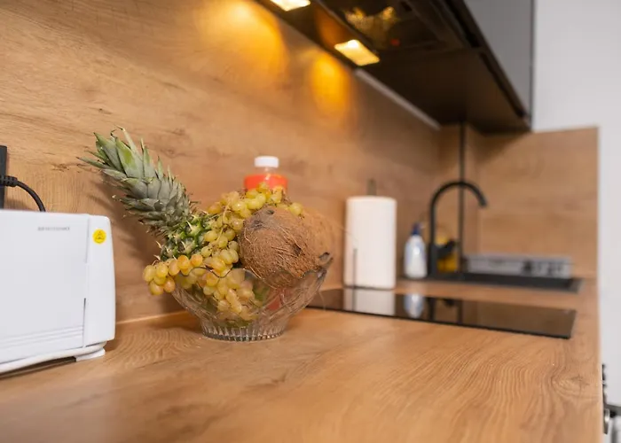 Chic 1br With Balcony In Daire *