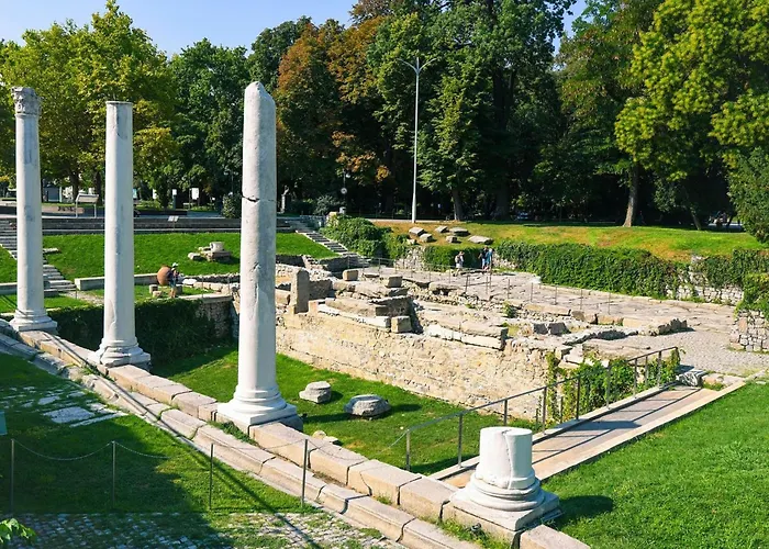 Chic 1br With Balcony In * Filibe